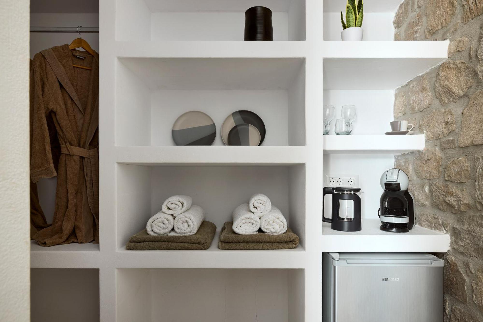 Kedros Milos Suites Adamantas  Habitación foto