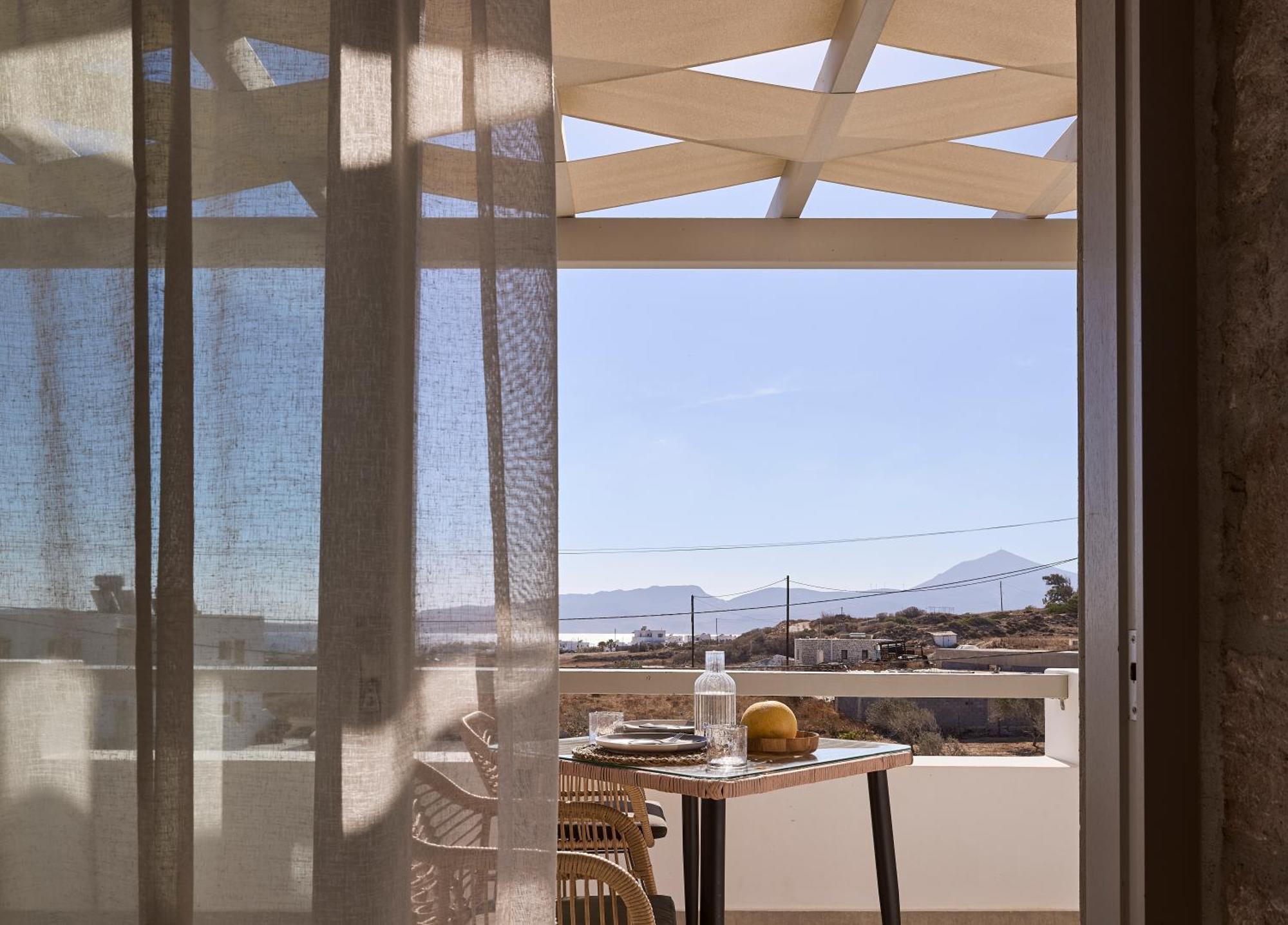 Kedros Milos Suites Adamantas  Habitación foto